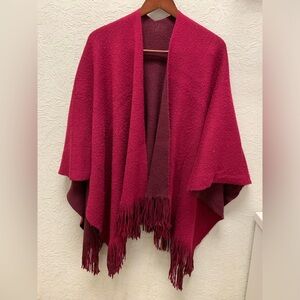 New York & Co reversible shawl in red and maroon